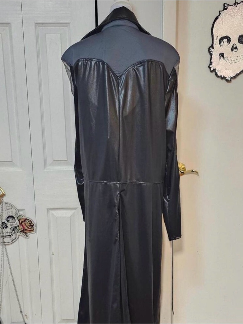 Gothic Lace-Trim Black Faux Leather And Mesh Trench coat - Picture 7 of 9